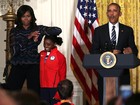 Michelle Obama faz pose divertida com Simone Biles em evento oficial