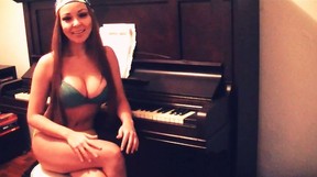 Suzy Pianista (Foto: Video/Reprodução)