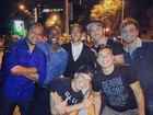 Neymar passeia por Barcelona com Thiaguinho e amigos: 'Turistando'