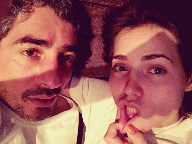 Letícia Colin e Michel Melamed posam juntos para foto (Foto: Instagram/ Reprodução)