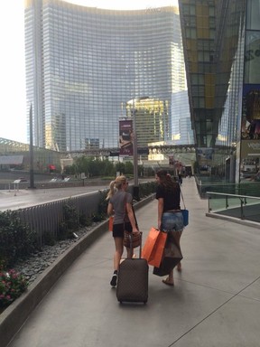 Antônia Fontenelle com amiga em Las Vegas, nos Estados Unidos (Foto: Arquivo pessoal)