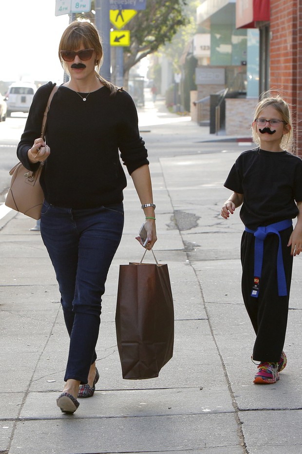 Jennifer Garner e a filha Violet X17 (Foto: X17/Agência)
