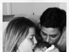 Debby Lagranha posa ao lado da filha e do marido: 'Felicidade completa'