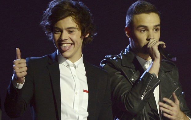 Harry Styles faz careta no palco do Brit Awards (Foto: Reuters)