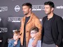 Ricky Martin leva os filhos e o namorado a première nos EUA