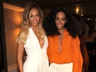 Beyoncé escolhe macacão decotado para prestigiar evento em Nova York