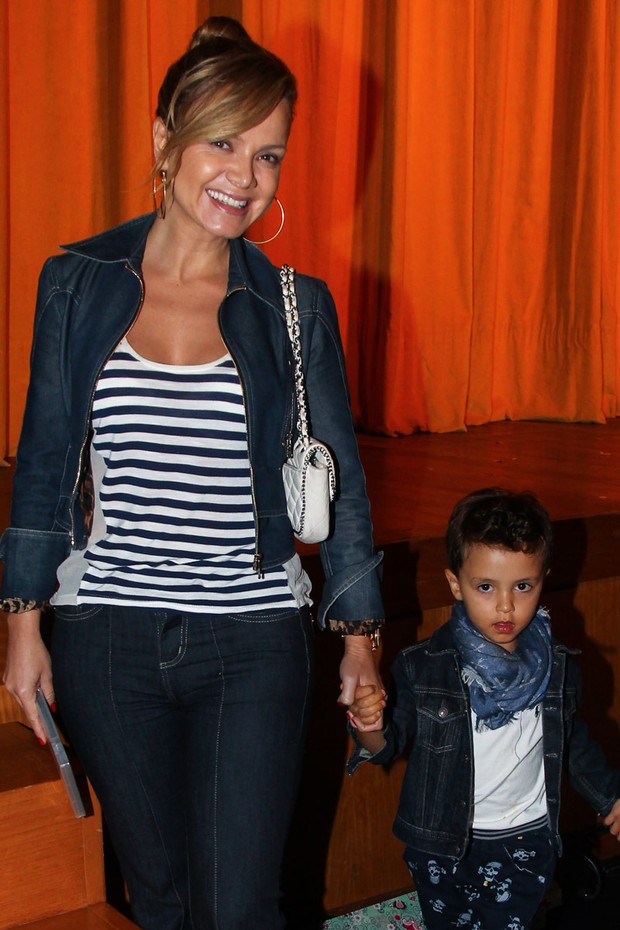 Eliana com o filho Arthur (Foto:  Manuela Scarpa/Photo Rio News )