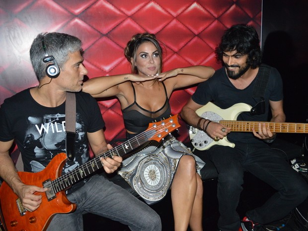 Alinne Rosa em show em Salvador, na Bahia (Foto: Felipe Souto Maior/ Ag. News)