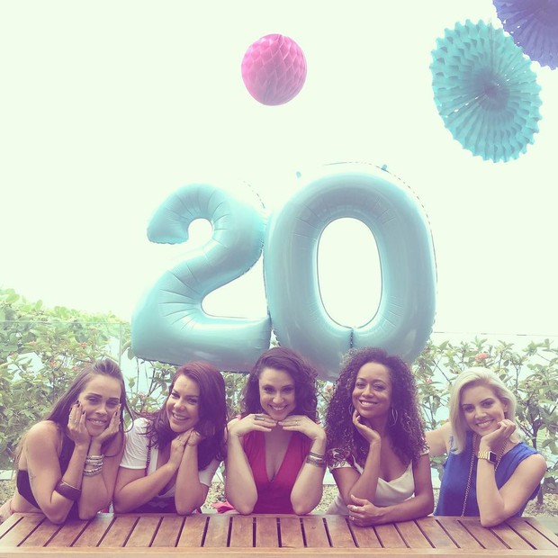 Gisele Frade, Fernanda Souza, Francis Helena, Aretha Oliveira e Renata Del Bianco (Foto: Reprodução/Instagram)