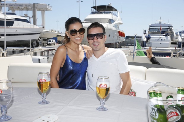 Mariana Rios e Di Ferrero em Cannes (Foto: Felipe Panfili / AgNews)