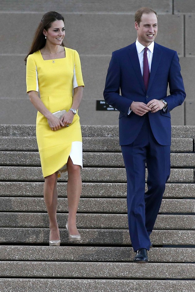 Kate Middleton e príncipe William chegam a Sydney, na Austrália (Foto: Reuters)