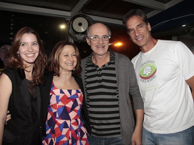 Nathalia Dill, Zezé Polessa, Marcos Caruso e Victor Fasano em pré-estreia no Rio (Foto: Isac Luz/ EGO)