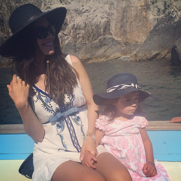 Daniela Albuquerque e a filha Alice (Foto: Reprodução/Instagram)
