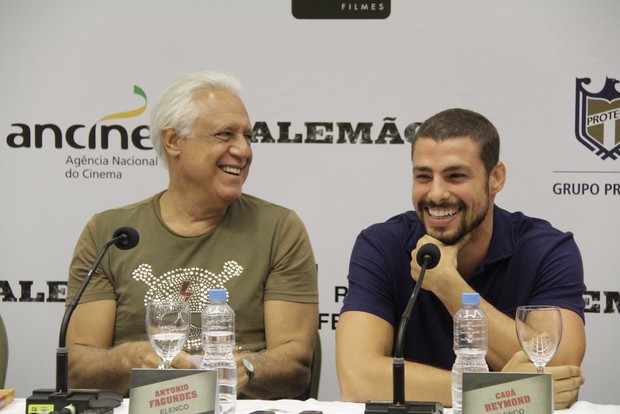 Cauã Reymond e Antônio Fagundes em coletiva de filme (Foto: Isac Luz / EGO)