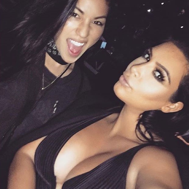 Grávida, Kim Kardashian posa decotada (Foto: Instagram/ Reprodução)