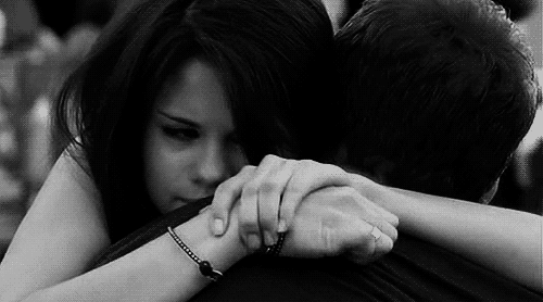 Selena Gomez abraço (Foto: Reprodução)