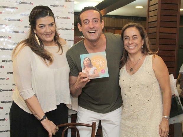 Cissa Guimarães lança livro no Rio (Foto: Alex Palarea / AgNews)