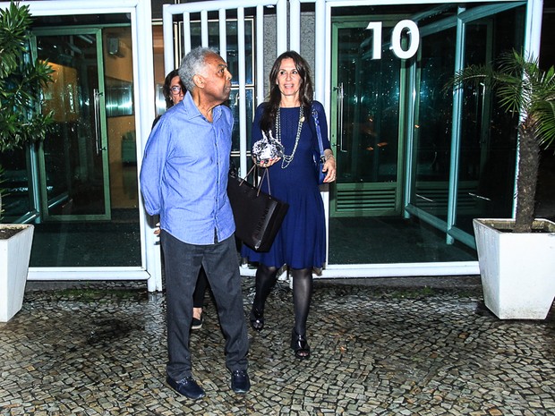 Gilberto Gil e a mulher, Flora Gil, em festa na Zona Sul do Rio (Foto: Marcello Sá Barretto/ Ag. News)