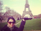Em Paris, Ex-BBB Ariadna posa em visita à Torre Eiffel
