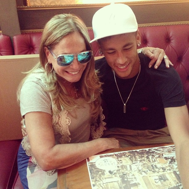 Susana Vieira posta foto com Neymar (Foto: Instagram / Reprodução)