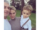 Ana Hickmann posa com o filho e o marido: 'Família é o melhor remédio'