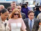 Lindsay Lohan chega atrasada para  julgamento