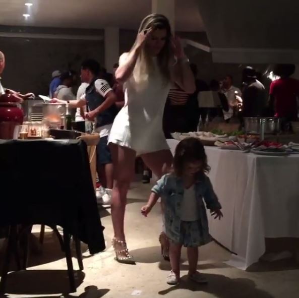 Mirella Santos dança com a filha, Valentina (Foto: Reprodução/Instagram)