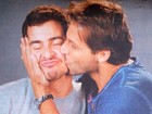 Thiago Martins ganha beijo de Henri Castelli: 'Irmão'