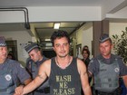 Veja fotos do flagra do cantor Renner após batida de carro em São Paulo