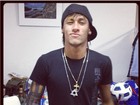 Após noitada com bailarina, Neymar faz tatuagem falsa