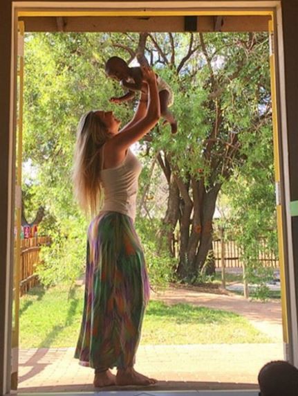 Carol Portallupi na África (Foto: Instagram / Reprodução)