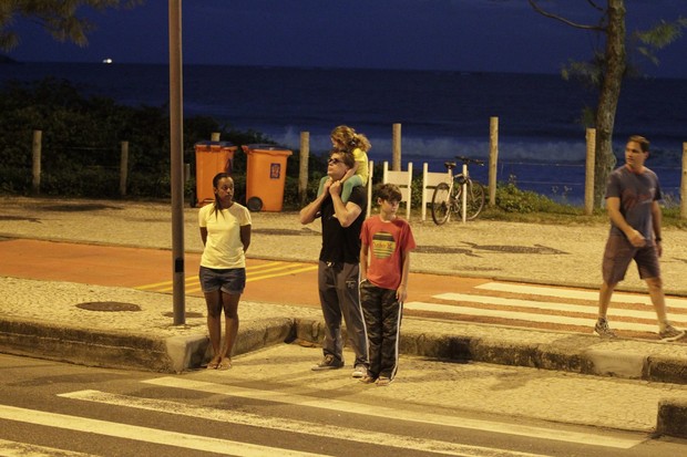 Fábio Assunção com o filho (Foto: Delson Silva / AgNews)