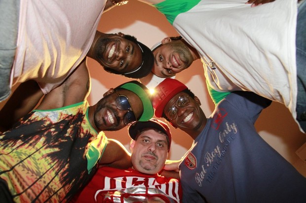 Integrantes do grupo &#39;D-Funk in Samba&#39; (Foto: Isac Luz/EGO)