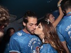 Giovanna Lancelotti beija muito namorado em camarote no Rio