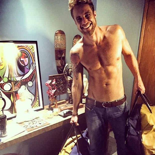 Ex-BBB Daniel Manzieri posa sem camisa (Foto: Instagram/ Reprodução)