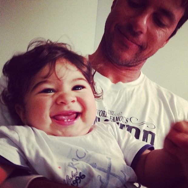 Juliana Paes posta foto do marido e do filho caçula (Foto: Instagram / Reprodução)