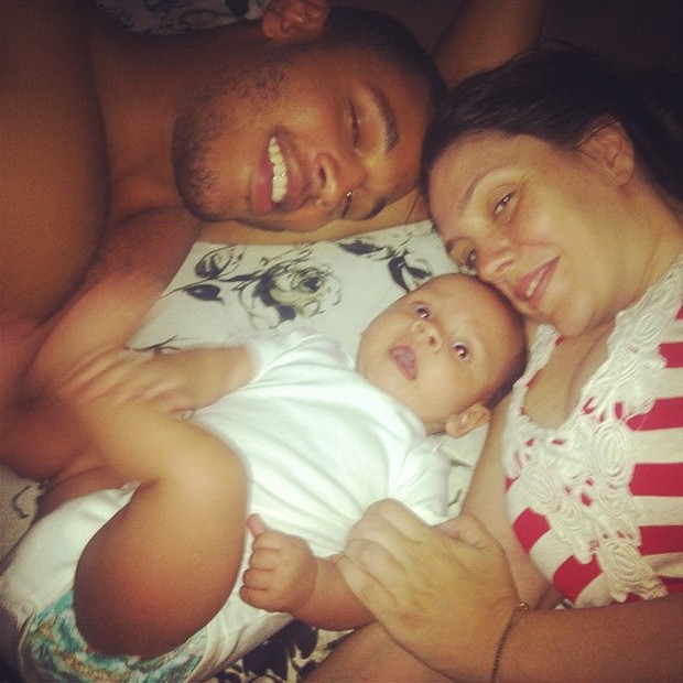 Patrick Silva, namorado de Simony, e Luciana Gimenez com o filho do casal, Anthony (Foto: Instagram/ Reprodução)