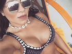 Andressa Ferreira posta selfie de biquíni e arrasa no bronzeado