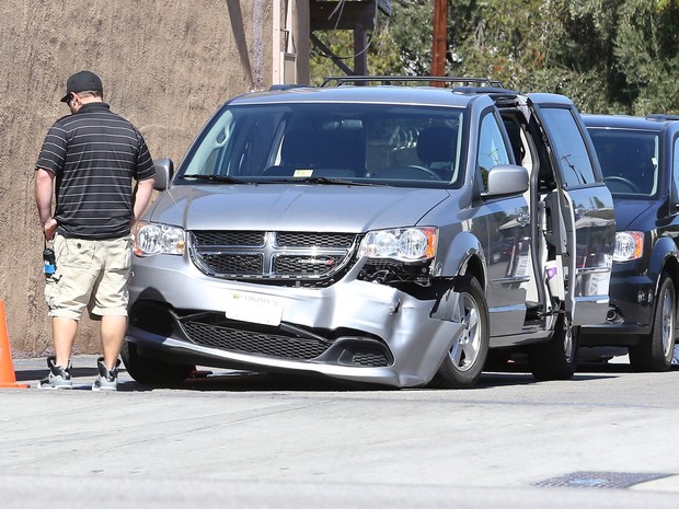 X17 - Equipe do programa da família Kardashian se envolve em acidente com paparazzo em Los Angeles, nos Estados Unidos (Foto: X17/ Agência)