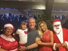 No clima natalino, Roberto Justus compartilha foto de família na web