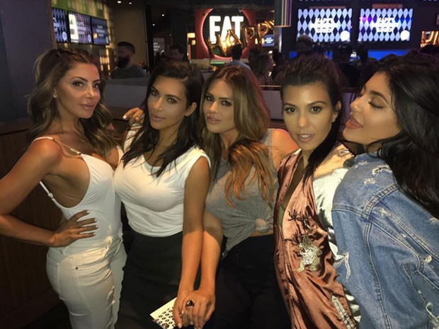 Larsa Pippen, Kim Kardashian, Carla DiBello, Kourtney Kardashian e Kylie Jenner em festa em Los Angeles, nos Estados Unidos (Foto: Instagram/ Reprodução)