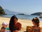 Daniella Sarahyba posta foto na praia com as filhas: 'Minhas paixões'
