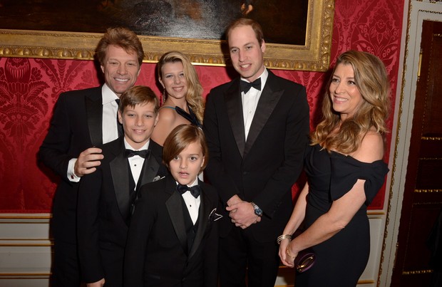 Bon Jovi em evento de gala na casa de príncipe William (Foto: Agência Getty Images)