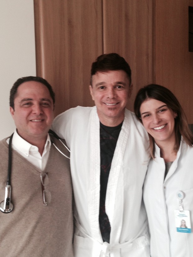 Netinho com a equipe do Hospital Sírio Libanês (Foto: Divulgação)