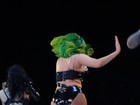 Lady Gaga exibe pneuzinhos durante show