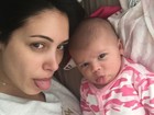 Bella Falconi posta foto divertida ao lado da filha