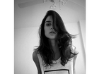 Modelo alemão posta foto de Thaila Ayala de camiseta e elogia