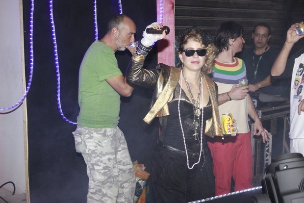 Leandra Leal vestida de Madonna em bloco do Rio (Foto: Philippe Lima / AgNews)