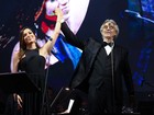 Vídeo: Sem soprano, Anitta arrasa em segundo show com Andrea Bocelli