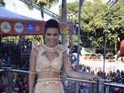 Vocalista do Babado Novo, Mari Antunes chora ao estrear no carnaval  